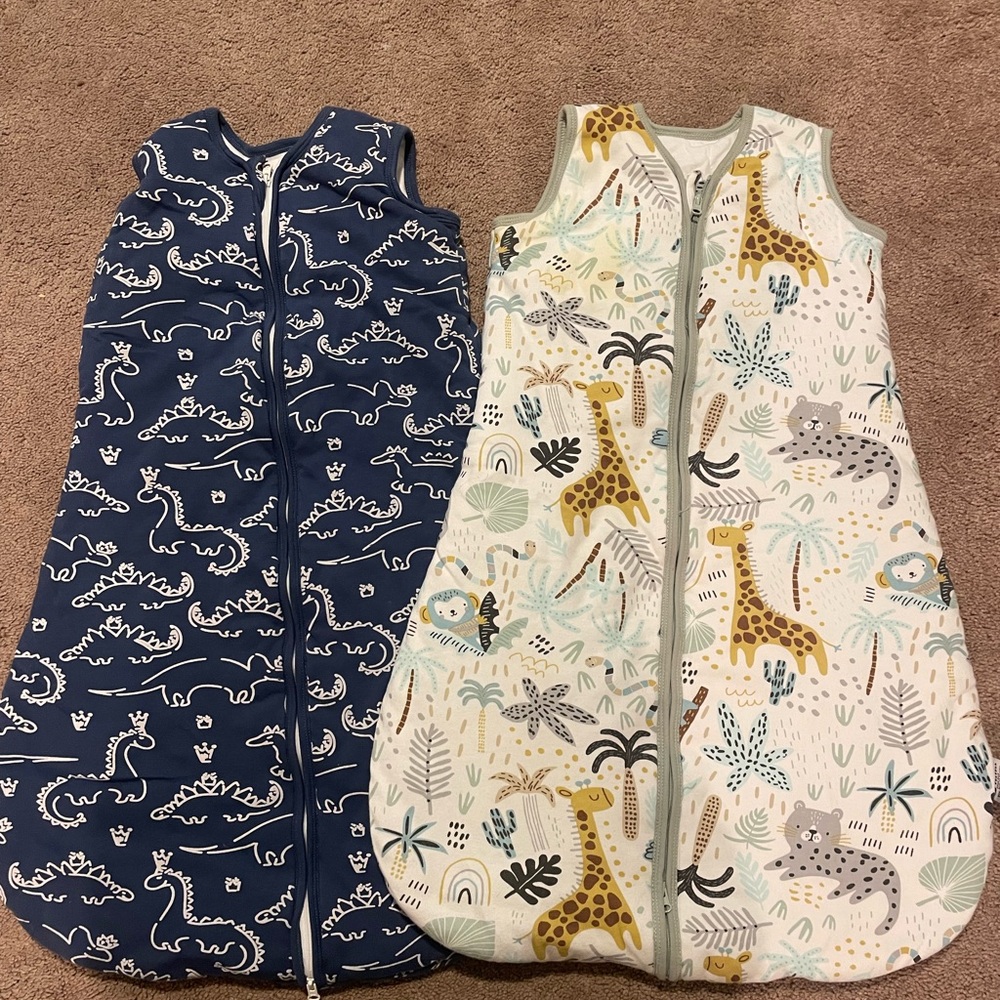 OOFOS Kids Blue Dinosaur and Cream Safari Sleep Sacks